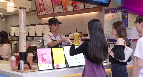 梦幻雪 奶茶加盟，如何提高店铺顾客进店率？