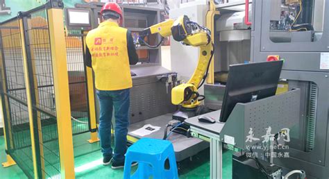工业机器人系统操作员：争做新时代“智能工匠”_腾讯视频