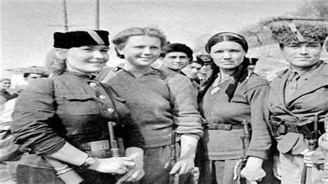 二战中叛变的苏联女兵，成德军刽子手，工作完后与德国军官厮混