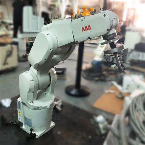 ABB机器人拍了拍你，并邀请你来参观M+M冶金展新闻中心ABB机器人配件中国服务商