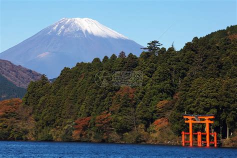静冈三保松原的富士山和海高清图片下载-正版图片503094339-摄图网