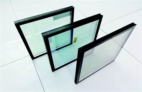 双层玻璃与三层玻璃隔音效果(三层和双层中空玻璃隔音差距)