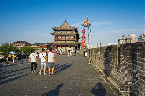 南京古城墙和西安古城墙，都是明城墙的代表，你更喜欢哪个？_城市