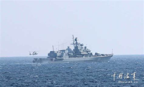 中国和乌克兰护航军舰首次举行海上联合演练_手机凤凰网