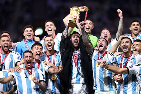 阿根廷夺世界杯冠军！梅西获得世界杯金球奖 - 风暴体育