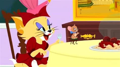 搞笑配音：老鼠与猫同桌吃晚餐！