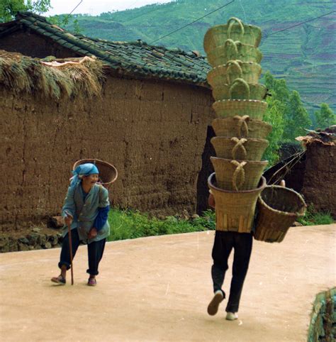 手工编织竹编采茶小背篓儿童表演道具鱼篓竹篓批发汉服古风篮子-阿里巴巴