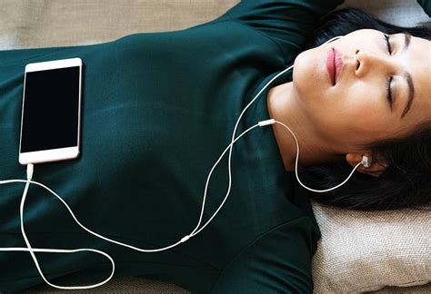 Top 5 best headphones for sleeping in 2021 - Tech News Central