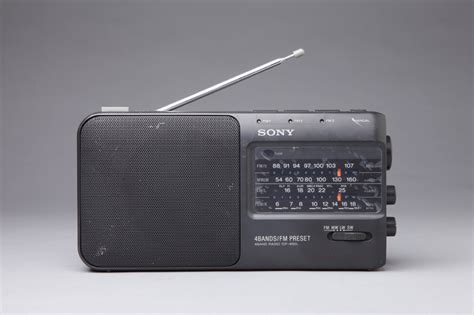 【NOS】1977年的10晶体管AM/FM二波段收音机拆解赏析（TOSHIBA R-1200） - 拆机乐园 数码之家