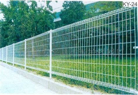 公路道路 交通隔离栏铁艺 锌钢京式道路护栏 隔离栏 市政公路马路围栏|价格|厂家|多少钱-全球塑胶网