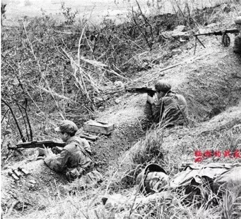 中越战争纪实：战场上拍摄的照片，突如其来发起的炮击让敌人胆寒