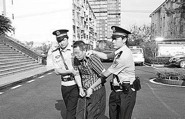 [视频]男子杀人潜逃16年 假名藏监狱出牢门又被抓 - 社会生活 - 红网视听