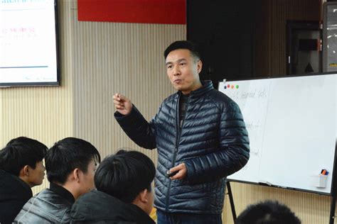 泰州学院突出爱国主义主题 开学第一课精彩纷呈 —江苏站—中国教育在线