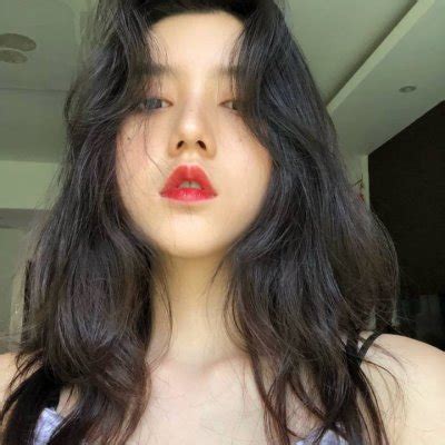 insHayens河妍秀女神头像图片