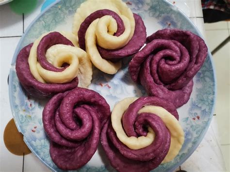 【紫薯玫瑰花卷的做法步骤图，怎么做好吃】十三君的美好生活_下厨房