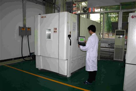 QJBZHR步入式高低温环境模拟试验箱生产厂家