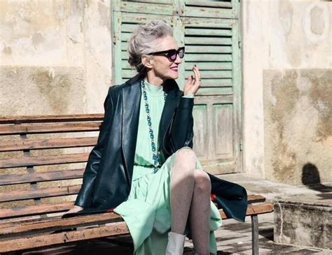 时尚与年龄无关，70岁的法国老太，告诉你什么叫从容优雅地老去！|时尚|老太|牛仔裤_新浪新闻