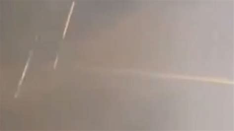 俄媒称普斯科夫州上空“不明物体”已被击落空中开火视频曝光_腾讯视频