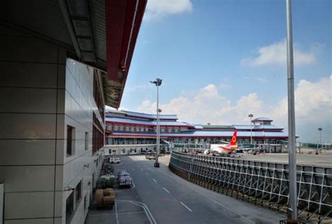 1至4月丽江机场保障航班1.77万架次 新开7条航线_经济_云南频道_云南网