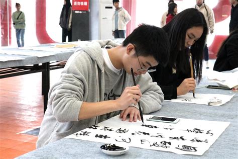 学校举行第十三届校园文化艺术节之“翰墨初心”书法比赛-湖南工艺美术职业学院