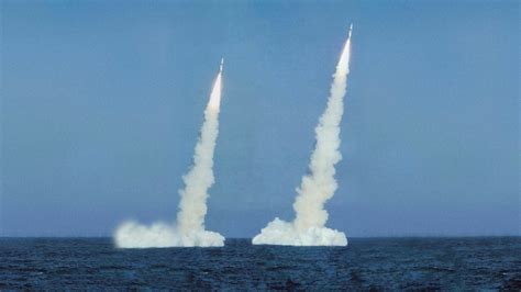 满载154枚战斧导弹，美核潜艇又闯入南海，军方如何反制？|南海|核潜艇|俄亥俄_新浪新闻