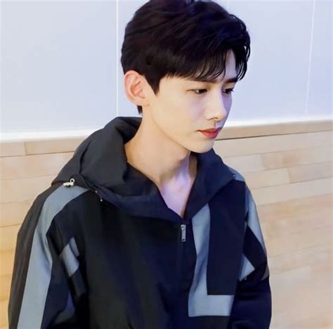 白敬亭头像图片