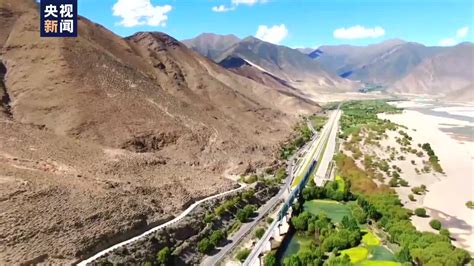 绿巨人高原飞驰丨100秒看西藏拉林铁路沿途美景_凤凰网视频_凤凰网