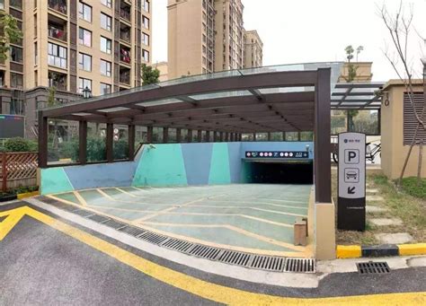 地下车库出入口玻璃雨棚施工工艺_上海昊璨市政建设