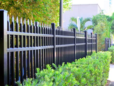 Horizontal Wood Fences | A Better Fence Company | Horizontal Fences