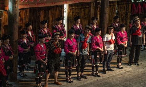 探访广西神秘长发村，最长头发超过2米，吸引外国游客前来参观