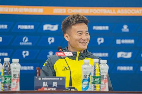 记者：前河南建业球员徐洋可能加盟青岛海牛，已随队去往广州_PP视频体育频道