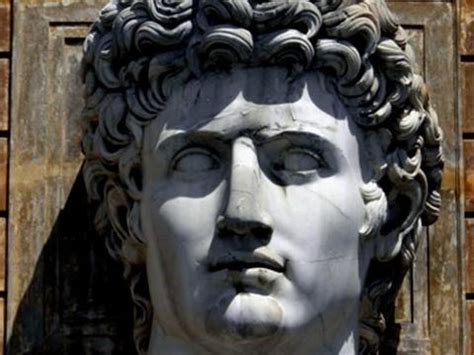 历史上的今天6月8日_68年罗马元老院在罗马帝国皇帝尼禄逃离皇宫后，推选加尔巴为新皇帝。