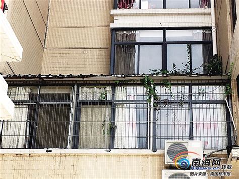 现场图集：武汉住宅小区开始实行封闭管理
