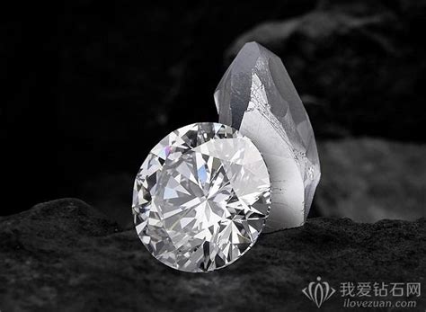 『珠宝』全球一周：塞拉利昂发现一颗706ct钻石原石，全球第十大钻石；GIA 在一份钻石厘石样品中发现101颗合成钻石 | iDaily ...