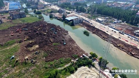 中国一冶紧急驰援巡司河疏浚排涝