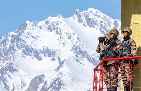 西藏阿里：雪山下的哨兵-人民图片网