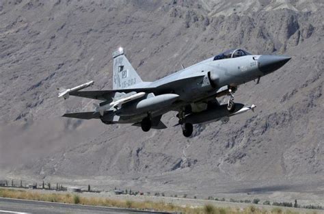 巴基斯坦说出实话：枭龙只能给F16打下手，不会进口歼十_凤凰网军事_凤凰网
