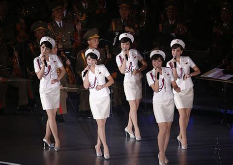 朝鲜牡丹峰女子乐团抵京 靓丽成员受访时笑容迷人_www.3dmgame.com