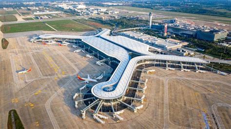 海南空管美兰机场新塔台正式启用|界面新闻