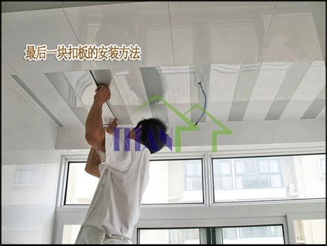 一种阴角连接件及墙板安装系统的制作方法