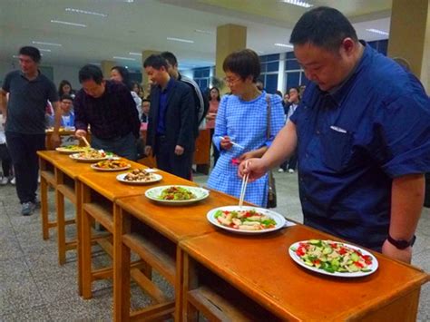 龙江高校美食活动月齐齐哈尔大学第三届校园美食节展销活动圆满结束-齐齐哈尔大学