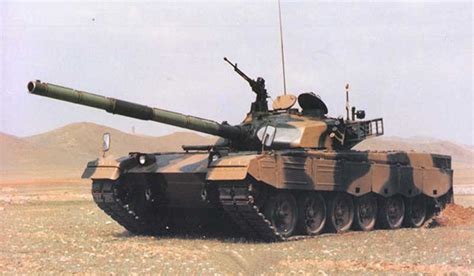 网传为96B的新型坦克现身 或正进行高原测试_手机凤凰网