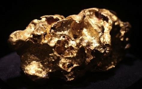 澳大利亚淘金客挖出两块黄金 价值35万美元_凤凰网视频_凤凰网