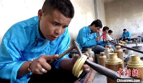 更多青年人投身传统藏艺 西藏日喀则非遗文化展引关注-大河网