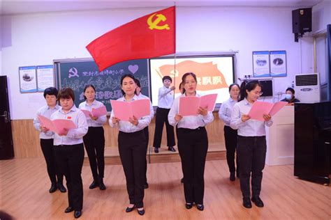红色经典诵读进校园，南京300小学生同上思政微课_新华报业网