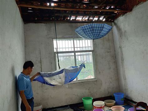 狂风来袭！岳阳北港社区多间民房被开“天窗” - 找房生活记