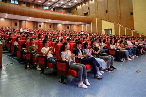 重庆学习平台:“雏鹰计划”为青少年插上创新的翅膀