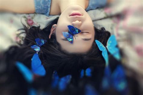 描写蝴蝶与菜花的古诗（描写蝴蝶在花间飞舞的诗句）-我爱育娃