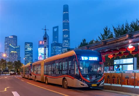 500辆纯电动公交车年内穿行武汉 每车年省油费10万_电池网