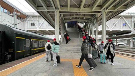 甘肃学子赴南京社会实践 汉中火车站开辟绿色通道 - 西部网（陕西新闻网）